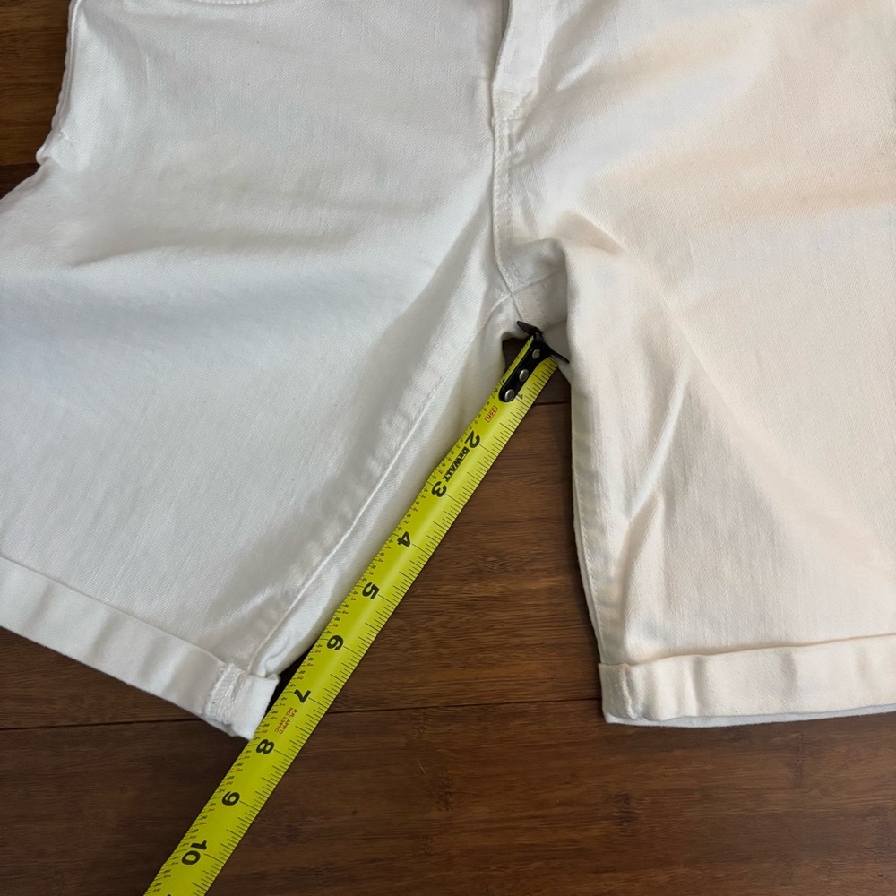 Superdry White Stretch Denim Bermuda Shorts Size 26 - Picture 3 of 6